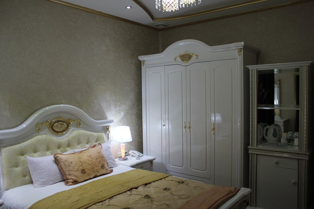Elegant Boutique Rustaveli Hotell Tbilisi Exteriör bild