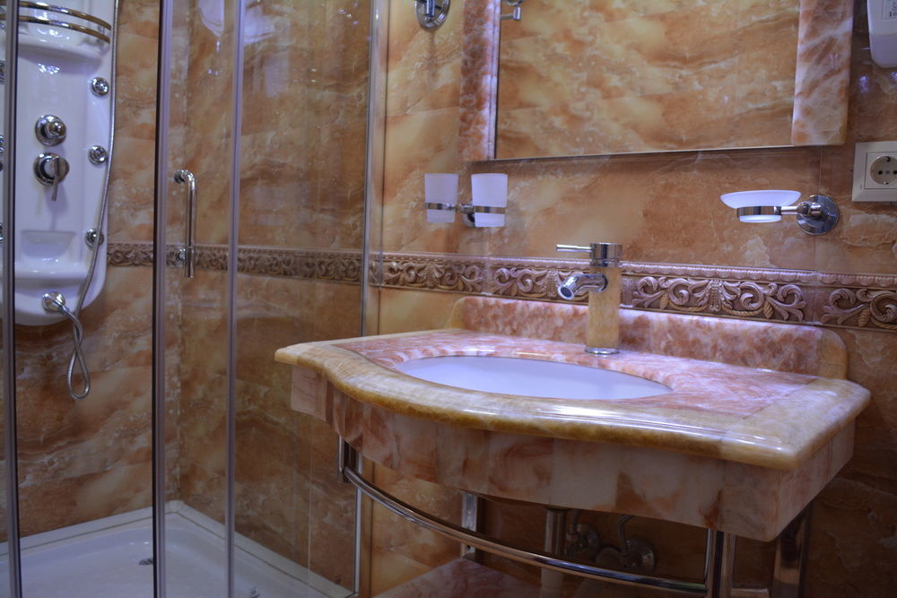 Elegant Boutique Rustaveli Hotell Tbilisi Exteriör bild